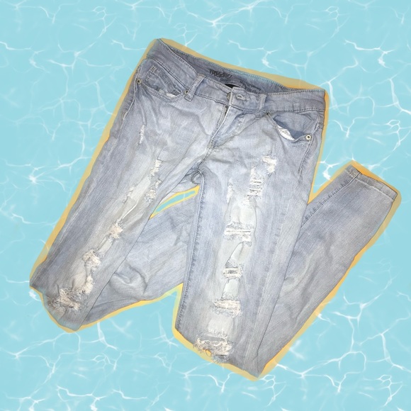 Mossimo Distressed jeans with holes - Picture 1 of 1